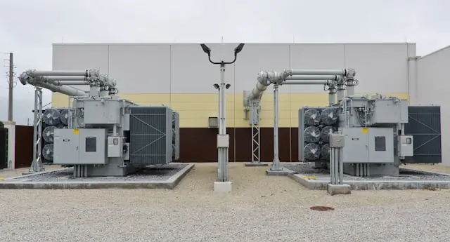 X-Energy strebt den Börsengang an der Nasdaq unter dem Ticker XE an. Das Unternehmen entwickelt Mini-Atomreaktoren für Kunden wie Amazon, Dow und Centrica und hat zudem rund 1,2 Milliarden US-Dollar an Fördermitteln vom US-Energieministerium (DOE) erhalten.