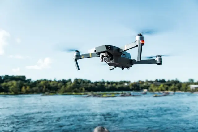 AEVEX Aerospace ging am 17. April 2026 unter dem Kürzel AVEX an die NYSE. Ein Überblick über IPO, Bewertung, Geschäftsmodell und die Phoenix-Ghost-Drohnenfamilie für die Ukraine.