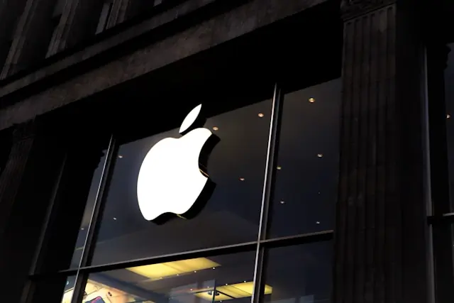 Apple (AAPL) bestätigt den Führungswechsel: John Ternus übernimmt im September die CEO-Rolle von Tim Cook