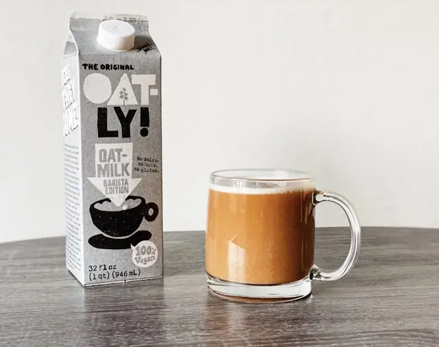 Oatly ging 2021 per klassischem IPO an die Nasdaq. Hier finden Sie alle wichtigen Informationen zu Emissionspreis, Bewertung und Geschäftsmodell des Hafermilch-Unternehmens.