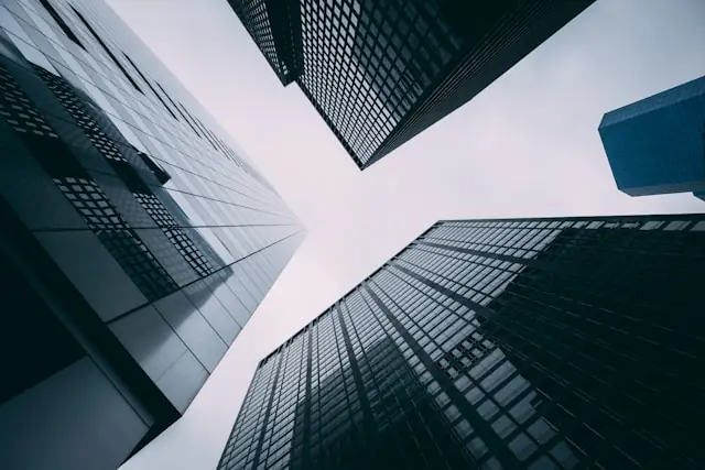 Intapp geht unter dem Ticker INTA an die Nasdaq. Der Anbieter von KI-gestützter SaaS für Kanzleien und Hedgefonds betreut über 1.600 Kunden und erzielt 201 Mio. USD ARR – alle wichtigen Infos zum IPO im Überblick.